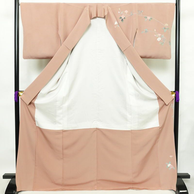 訪問着 縮緬 トールサイズ 正絹 花柄 袷仕立て 身丈170.5cm 裄丈67cm リサイクル着物 着物 作家物 共八掛 入学式 卒業式 結婚式 七五三 お宮参り フォーマル 菊 くすみピンク ピンク_画像3