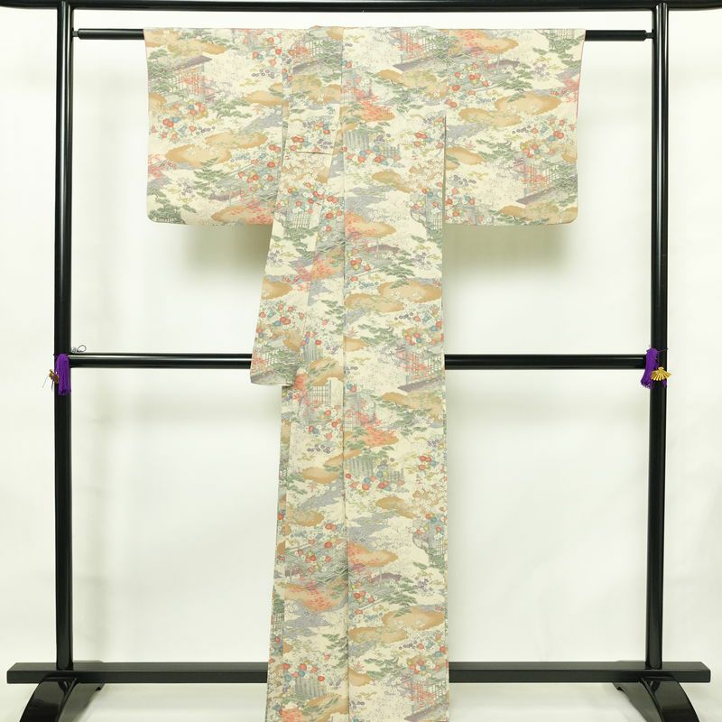小紋 縮緬 総柄 正絹 風景柄 袷仕立て 身丈161.5cm 裄丈65cm リサイクル着物 着物 松 菊 桜 ベージュ_画像2
