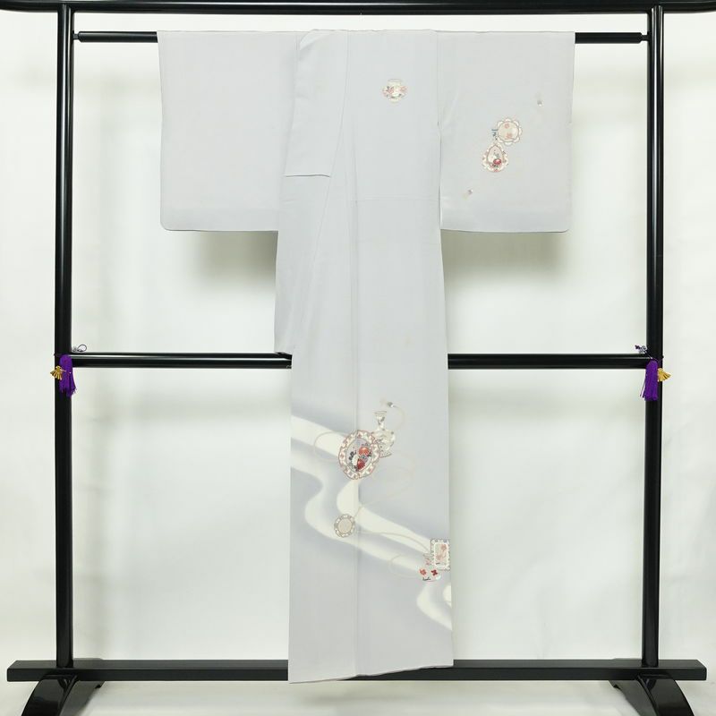 付け下げ 縮緬 正絹 古典柄 袷仕立て 身丈149cm 裄丈63cm リサイクル着物 着物 入学式 卒業式 七五三 お宮参り フォーマル シンプル 上品 グレー_画像2