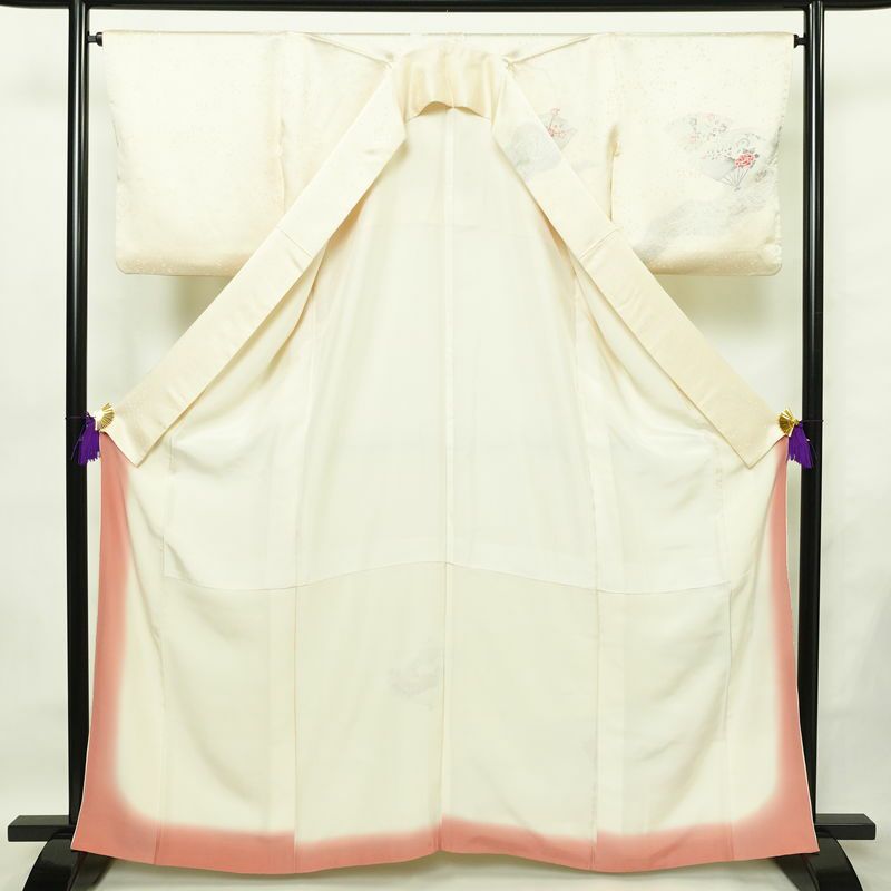 訪問着 絞り 綸子 一つ紋付き 正絹 古典柄 袷仕立て 身丈162.5cm 裄丈66cm リサイクル着物 着物 箔 入学式 卒業式 七五三 お宮参り フォーマル 上品 扇子 クリーム_画像3