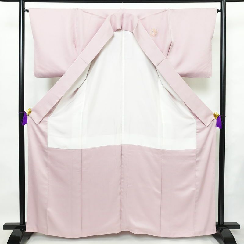 付け下げ 一つ紋付き 草木染 二度引染め 正絹 花柄 袷仕立て 身丈163cm 裄丈65.5cm リサイクル着物 着物 刺繍 入学式 卒業式 フォーマル 上品 紫・藤色_画像3