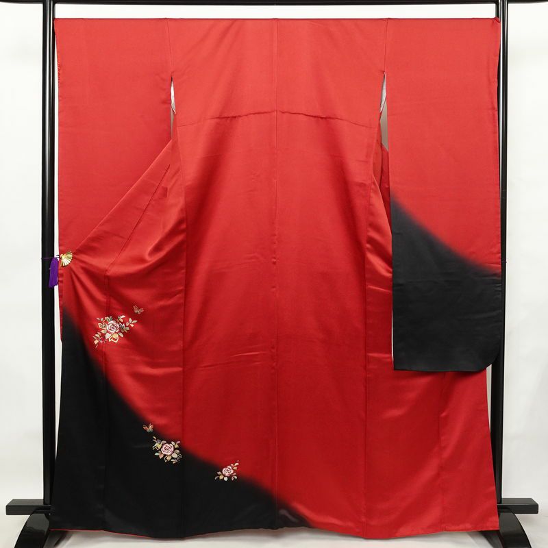 振袖 正絹 花柄 袷仕立て 身丈163cm 裄丈69.5cm リサイクル着物 着物 箔 金彩 成人式 二十歳 二十歳の集い フォーマル シンプル 赤・朱_画像1