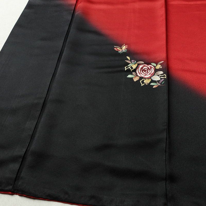 振袖 正絹 花柄 袷仕立て 身丈163cm 裄丈69.5cm リサイクル着物 着物 箔 金彩 成人式 二十歳 二十歳の集い フォーマル シンプル 赤・朱_画像4