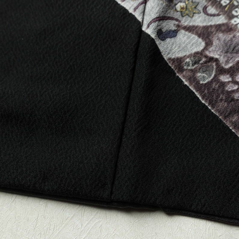 付け下げ 付下訪問着 良品 落款入り 金駒刺繍 縮緬 トールサイズ 正絹 古典柄 袷仕立て 身丈175cm 裄丈70cm リサイクル着物 着物 金彩 入学式 卒業式 七五三 パーティー フォーマル おしゃれ 紫・藤色_画像11