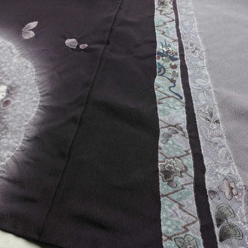 付け下げ 付下訪問着 良品 落款入り 金駒刺繍 縮緬 トールサイズ 正絹 古典柄 袷仕立て 身丈175cm 裄丈70cm リサイクル着物 着物 金彩 入学式 卒業式 七五三 パーティー フォーマル おしゃれ 紫・藤色_画像13