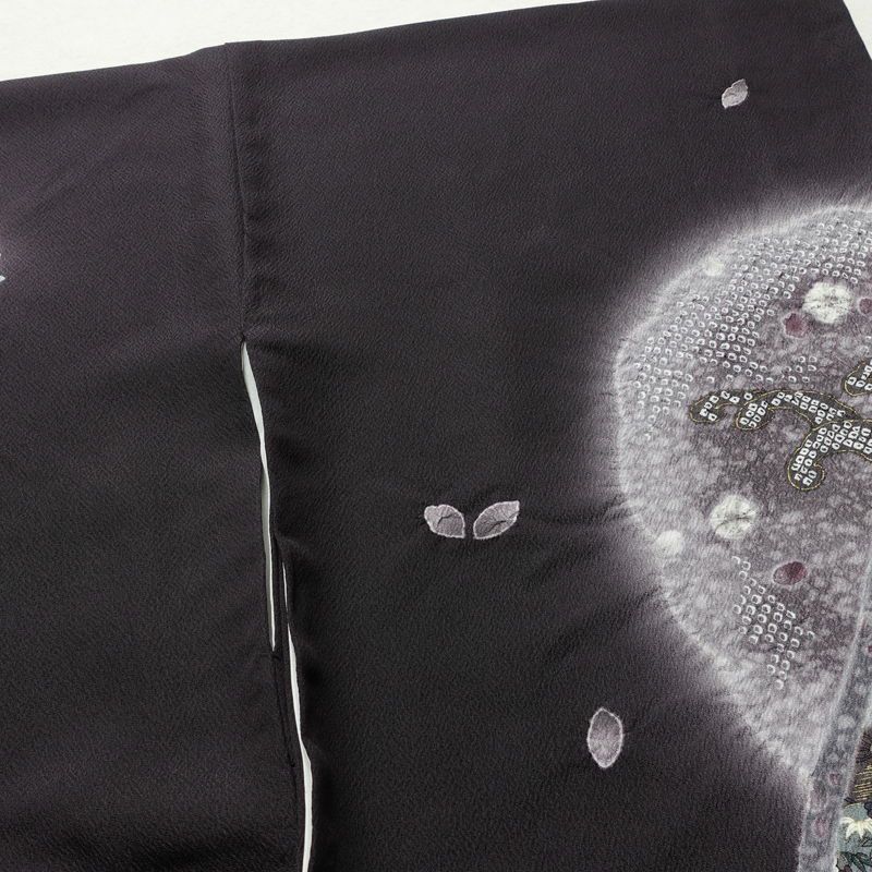 付け下げ 付下訪問着 良品 落款入り 金駒刺繍 縮緬 トールサイズ 正絹 古典柄 袷仕立て 身丈175cm 裄丈70cm リサイクル着物 着物 金彩 入学式 卒業式 七五三 パーティー フォーマル おしゃれ 紫・藤色_画像15