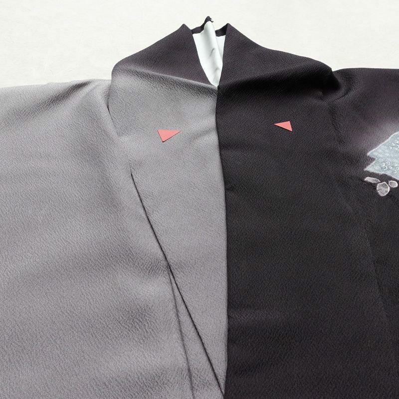 付け下げ 付下訪問着 良品 落款入り 金駒刺繍 縮緬 トールサイズ 正絹 古典柄 袷仕立て 身丈175cm 裄丈70cm リサイクル着物 着物 金彩 入学式 卒業式 七五三 パーティー フォーマル おしゃれ 紫・藤色_画像17