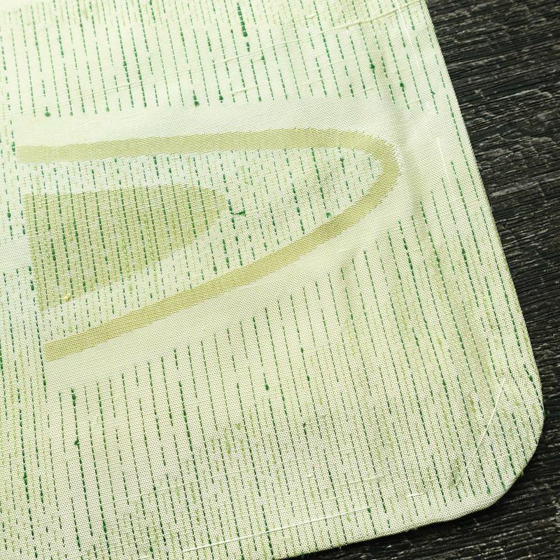 紬 良品 正絹 流水・波柄 袷仕立て 身丈162cm 裄丈64cm リサイクル着物 一部しつけ糸付き つむぎ 着物 緑・うぐいす色_画像16