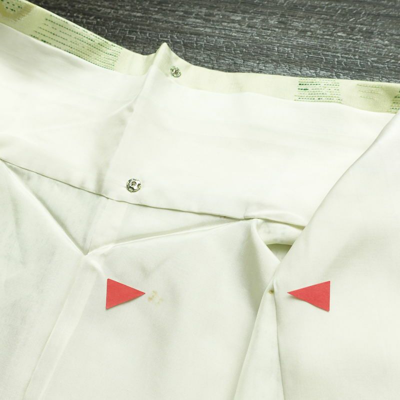 紬 良品 正絹 流水・波柄 袷仕立て 身丈162cm 裄丈64cm リサイクル着物 一部しつけ糸付き つむぎ 着物 緑・うぐいす色_画像20