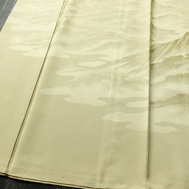 付け下げ 縮緬 一つ紋付き 正絹 風景柄 袷仕立て 身丈158.5cm 裄丈63.5cm フォーマル 着物 入学式 卒業式 シンプル 黄・黄土色_画像4