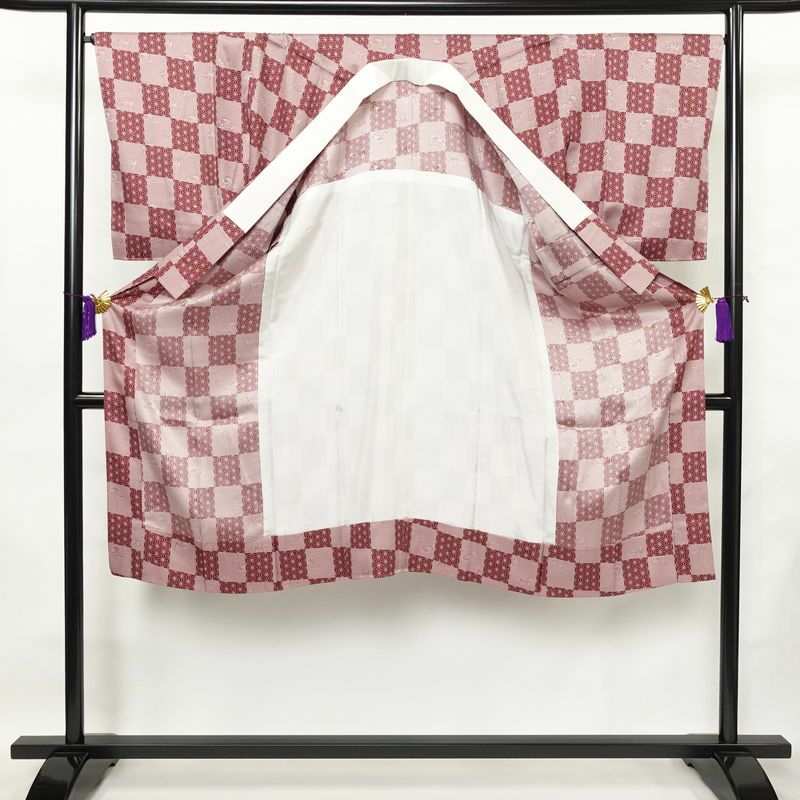 長襦袢 美品 しつけ糸付き 綸子 正絹 チェック・格子柄 袖無双・胴抜き 身丈126cm 裄丈67.5cm 麻の葉 市松 カジュアル ピンク_画像3