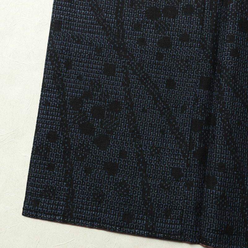 紬 美品 正絹 幾何学柄・抽象柄 袷仕立て 身丈160.5cm 裄丈65.5cm 一部しつけ糸付き 街着 カジュアル 粋 つむぎ着物 リサイクル着物 着物 青・紺_画像12