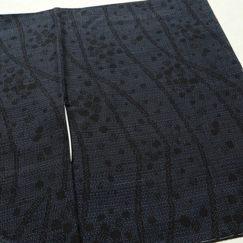 紬 美品 正絹 幾何学柄・抽象柄 袷仕立て 身丈160.5cm 裄丈65.5cm 一部しつけ糸付き 街着 カジュアル 粋 つむぎ着物 リサイクル着物 着物 青・紺_画像13