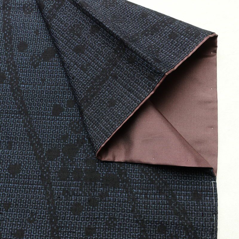 紬 美品 正絹 幾何学柄・抽象柄 袷仕立て 身丈160.5cm 裄丈65.5cm 一部しつけ糸付き 街着 カジュアル 粋 つむぎ着物 リサイクル着物 着物 青・紺_画像14