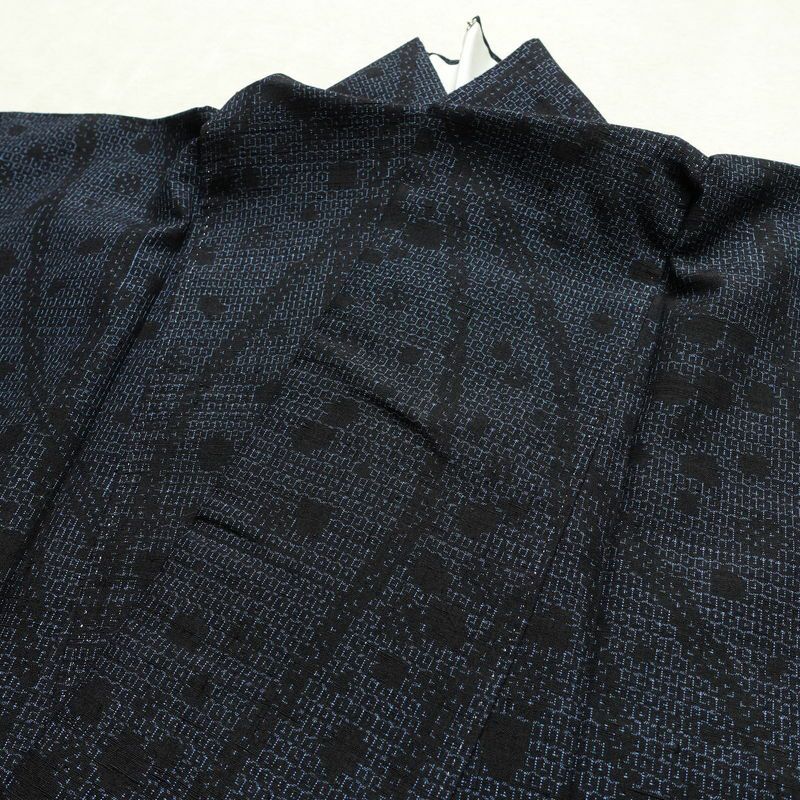 紬 美品 正絹 幾何学柄・抽象柄 袷仕立て 身丈160.5cm 裄丈65.5cm 一部しつけ糸付き 街着 カジュアル 粋 つむぎ着物 リサイクル着物 着物 青・紺_画像16