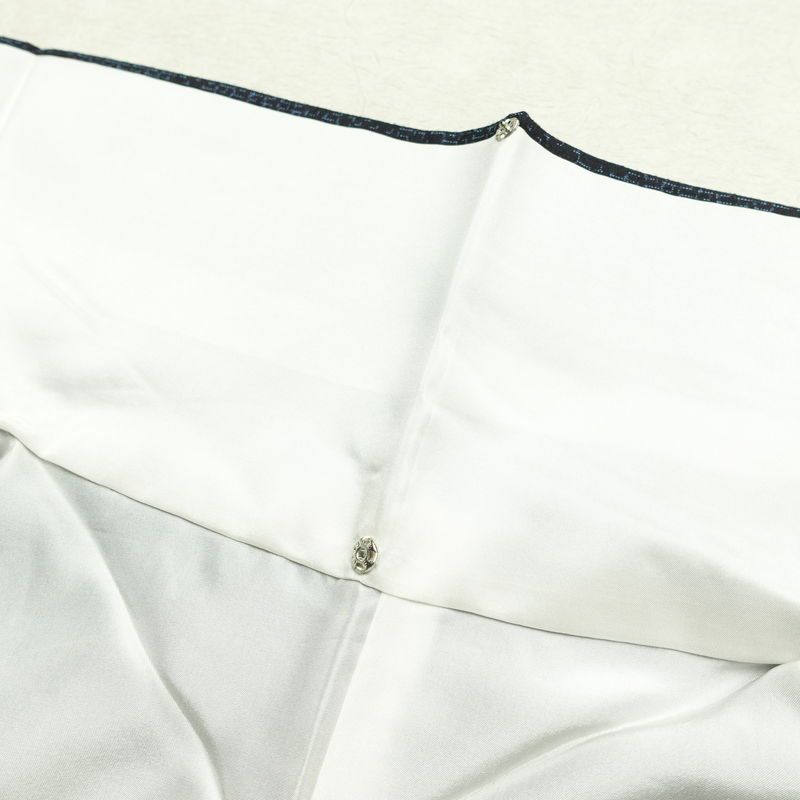 紬 美品 正絹 幾何学柄・抽象柄 袷仕立て 身丈160.5cm 裄丈65.5cm 一部しつけ糸付き 街着 カジュアル 粋 つむぎ着物 リサイクル着物 着物 青・紺_画像18