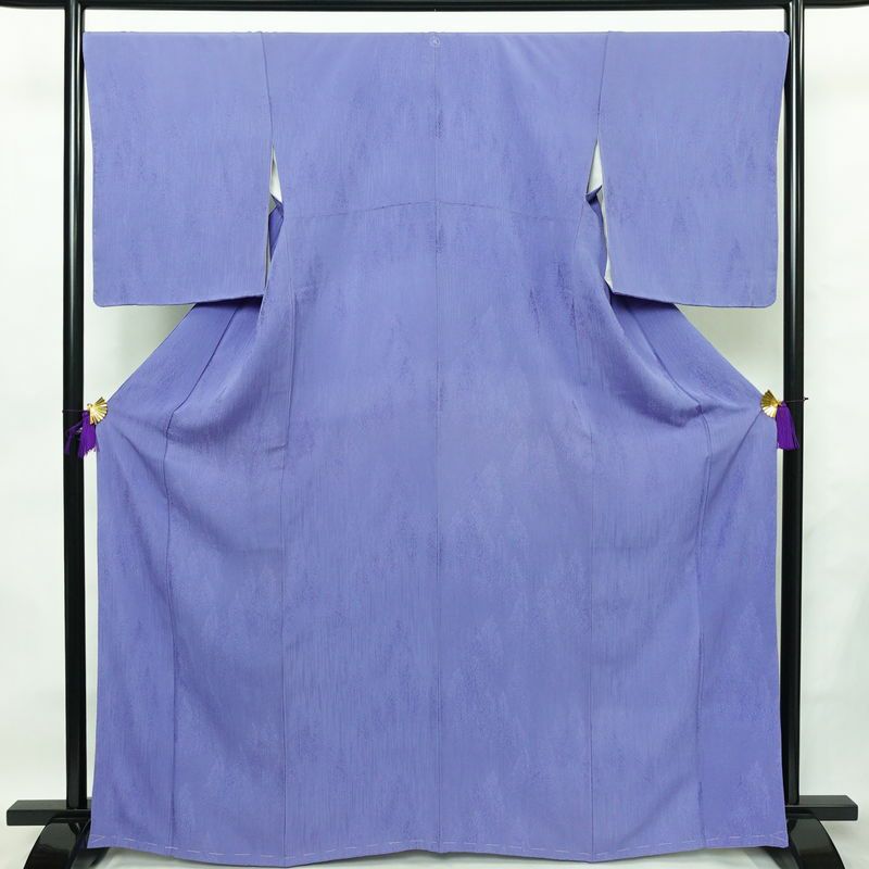 色無地 良品 しつけ糸付き 一つ紋付き 正絹 風景柄 袷仕立て 身丈165.5cm 裄丈68.5cm フォーマル 着物 付下風 入学式 卒業式 桔梗色 くすみ青紫 紫・藤色_画像1