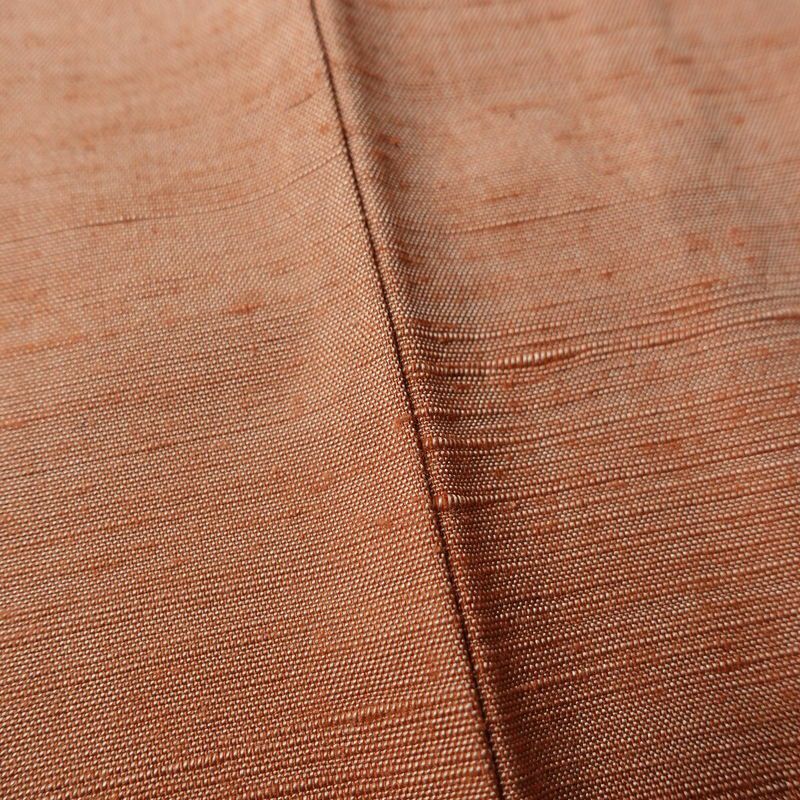 単衣 紬 良品 草木染 しつけ糸付き 正絹 無地 単衣仕立て 身丈158.5cm 裄丈64.5cm シンプル 着物 ピンクオレンジ 橙_画像10