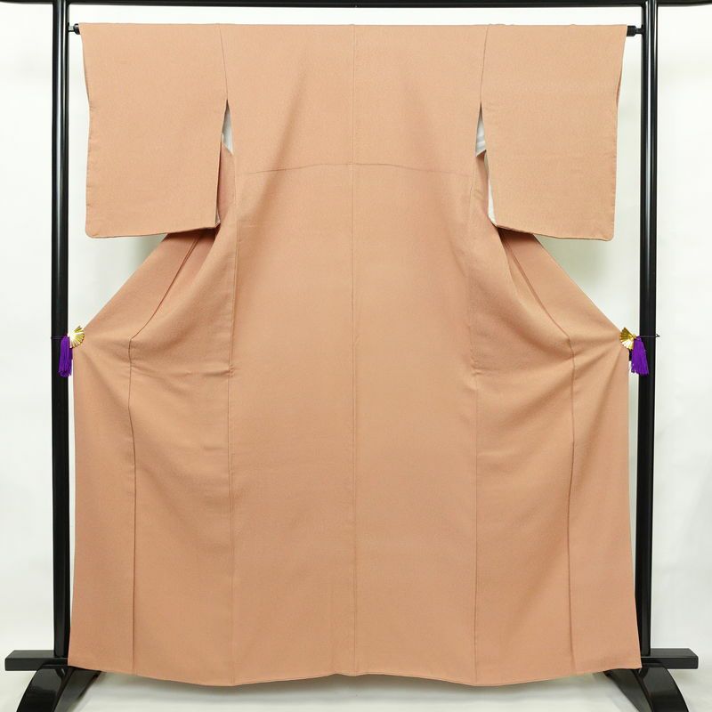 色無地 良品 堅牢染 一つ紋付き 丹後ちりめん 正絹 八丁撚糸 華くらべ 花柄 袷仕立て 身丈161.5cm 裄丈64cm フォーマル 着物 お茶会 茶_画像1