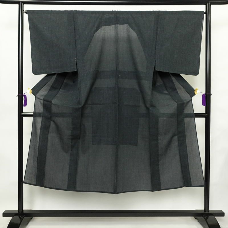 男性用 着物 美品 夏用 しつけ糸付き 正絹 無地 単衣仕立て 身丈140.5cm 裄丈66.5cm リサイクル着物 着物 未使用品 薄物 グレー_画像1