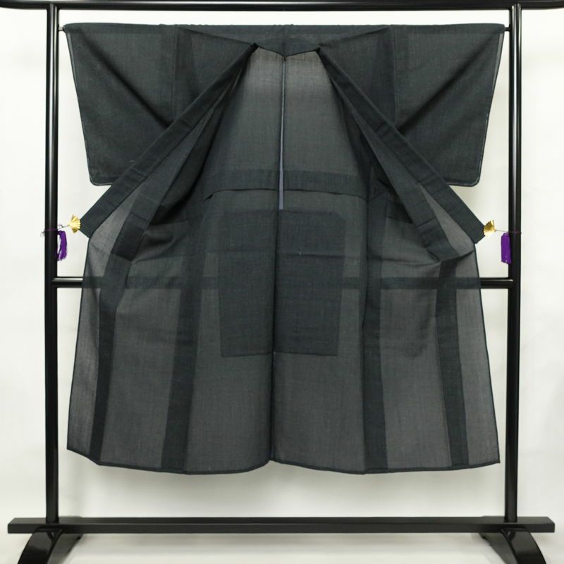 男性用 着物 美品 夏用 しつけ糸付き 正絹 無地 単衣仕立て 身丈140.5cm 裄丈66.5cm リサイクル着物 着物 未使用品 薄物 グレー_画像3