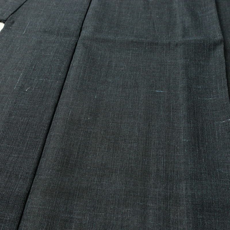 男性用 着物 美品 夏用 しつけ糸付き 正絹 無地 単衣仕立て 身丈140.5cm 裄丈66.5cm リサイクル着物 着物 未使用品 薄物 グレー_画像5