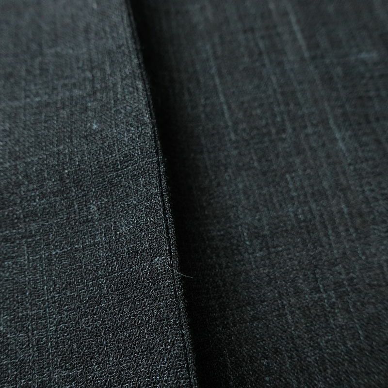 男性用 着物 美品 夏用 しつけ糸付き 正絹 無地 単衣仕立て 身丈140.5cm 裄丈66.5cm リサイクル着物 着物 未使用品 薄物 グレー_画像10