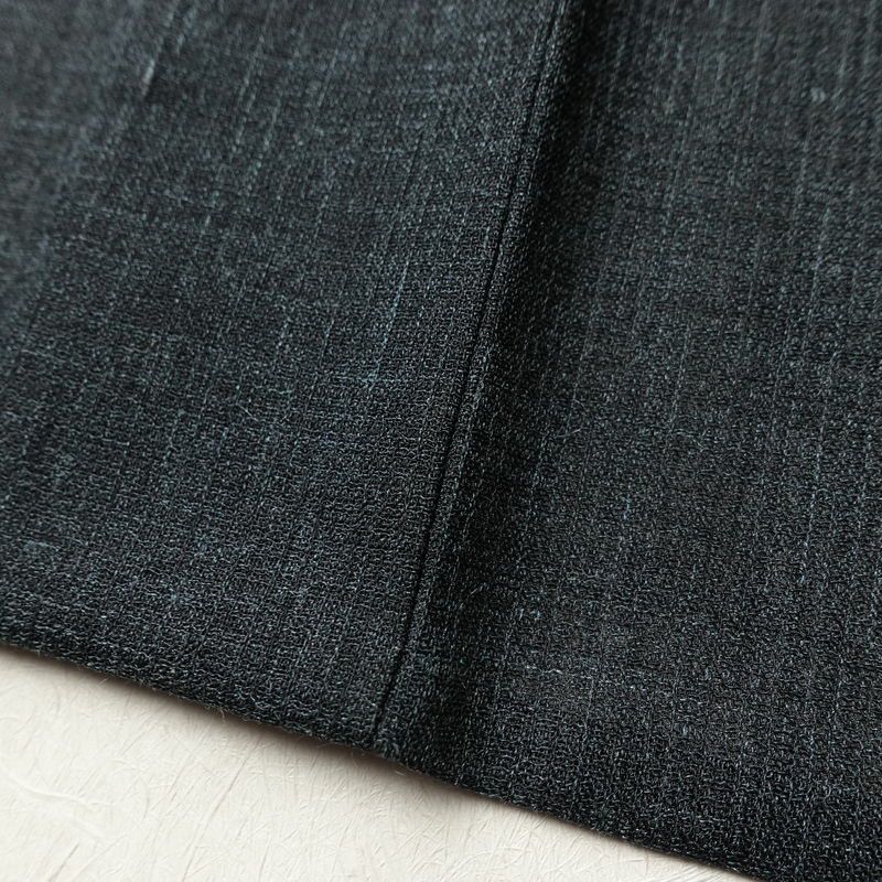 男性用 着物 美品 夏用 しつけ糸付き 正絹 無地 単衣仕立て 身丈140.5cm 裄丈66.5cm リサイクル着物 着物 未使用品 薄物 グレー_画像11