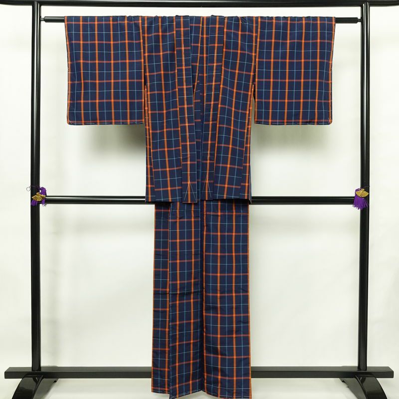 紬 美品 しつけ糸付き 未使用品 アンサンブル 正絹 チェック・格子柄 2点セット 着物 羽織 袷仕立て 身丈158.5cm 裄丈63cm リサイクル着物 着物 青・紺_画像1