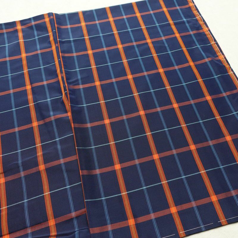 紬 美品 しつけ糸付き 未使用品 アンサンブル 正絹 チェック・格子柄 2点セット 着物 羽織 袷仕立て 身丈158.5cm 裄丈63cm リサイクル着物 着物 青・紺_画像12