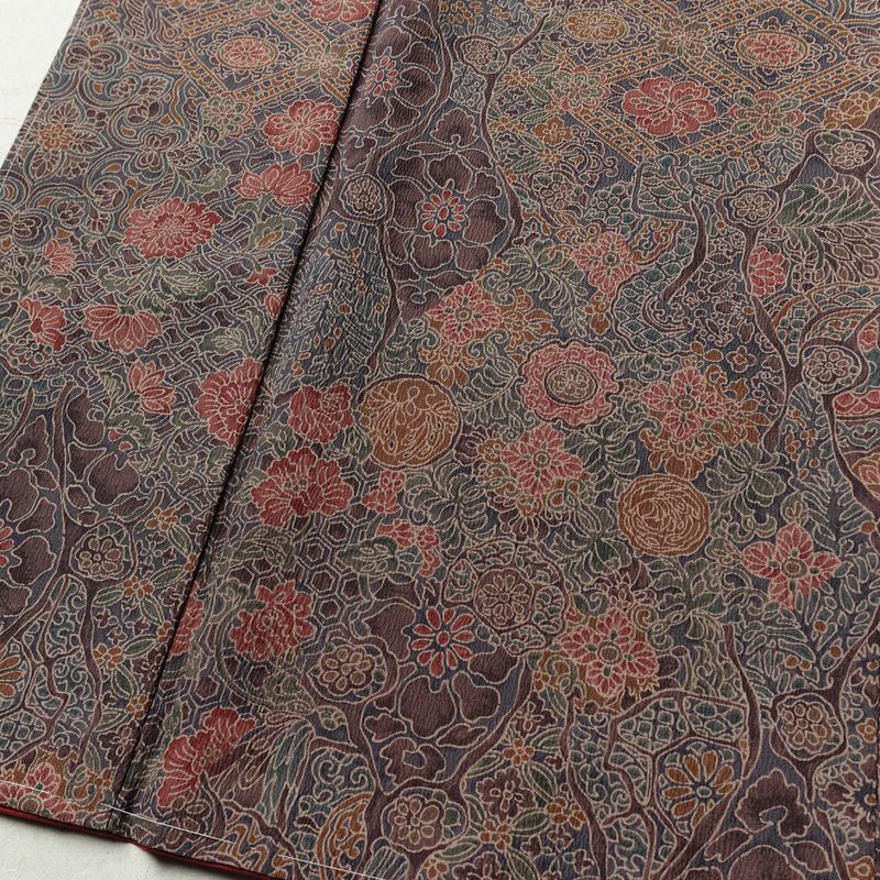 小紋 良品 しつけ糸付き 総柄 ポリエステル 幾何学柄・抽象柄 袷仕立て 身丈163.5cm 裄丈64cm リサイクル着物 着物 紫・藤色_画像4