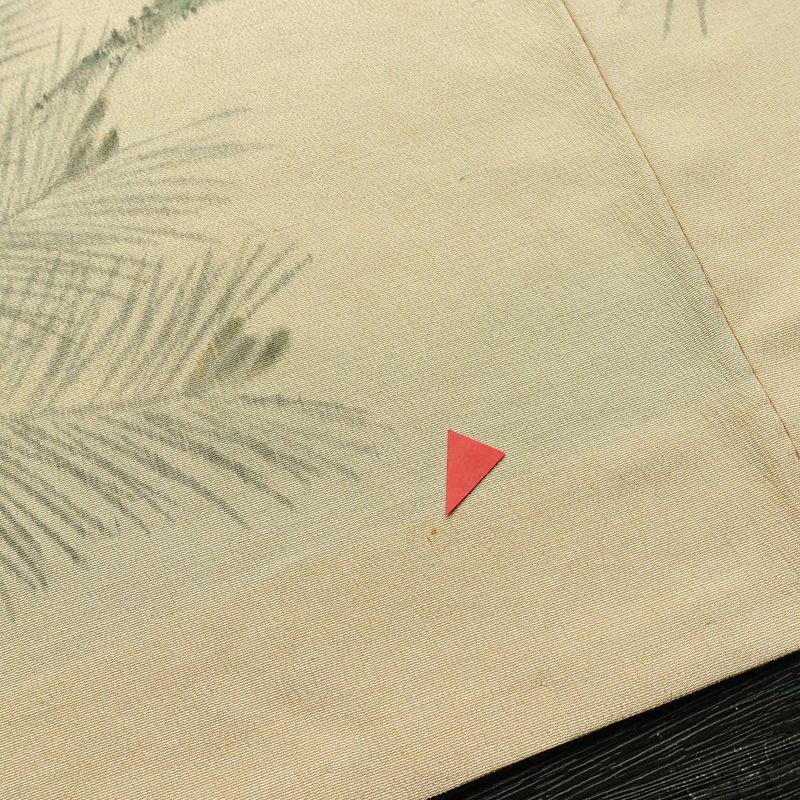 付け下げ 縮緬 一つ紋付き 正絹 木の葉・植物柄 袷仕立て 身丈159.5cm 裄丈64.5cm リサイクル着物 着物 刺繍 松 ベージュ_画像12