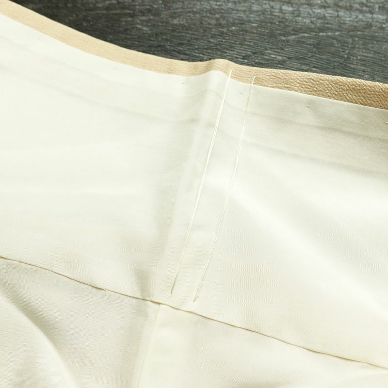 付け下げ 縮緬 一つ紋付き 正絹 木の葉・植物柄 袷仕立て 身丈159.5cm 裄丈64.5cm リサイクル着物 着物 刺繍 松 ベージュ_画像21