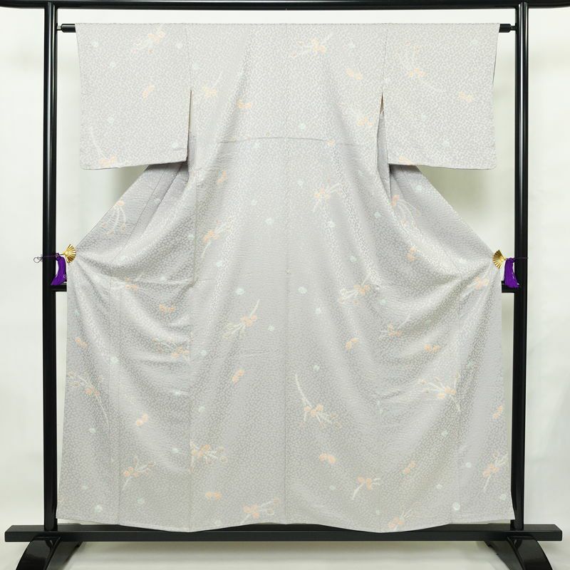 小紋 しつけ糸付き 絞り 正絹 木の葉・植物柄 袷仕立て 身丈155cm 裄丈62.5cm リサイクル着物 着物 紫・藤色_画像1