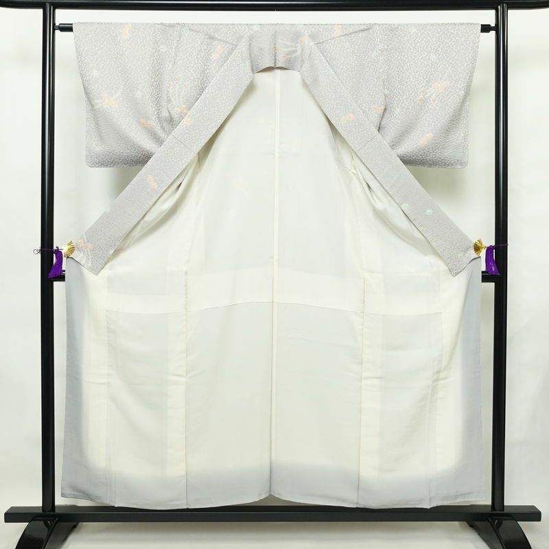 小紋 しつけ糸付き 絞り 正絹 木の葉・植物柄 袷仕立て 身丈155cm 裄丈62.5cm リサイクル着物 着物 紫・藤色_画像3