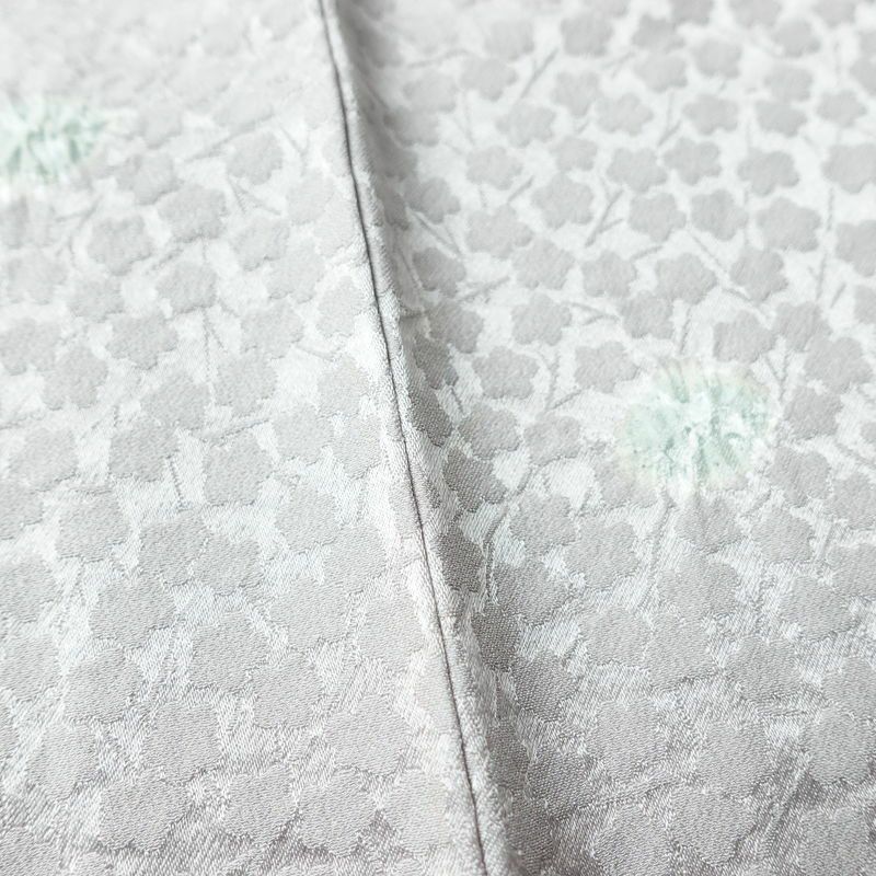 小紋 しつけ糸付き 絞り 正絹 木の葉・植物柄 袷仕立て 身丈155cm 裄丈62.5cm リサイクル着物 着物 紫・藤色_画像10