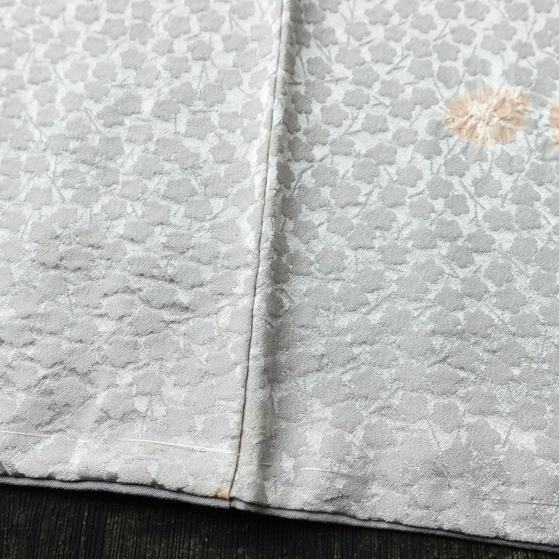 小紋 しつけ糸付き 絞り 正絹 木の葉・植物柄 袷仕立て 身丈155cm 裄丈62.5cm リサイクル着物 着物 紫・藤色_画像11