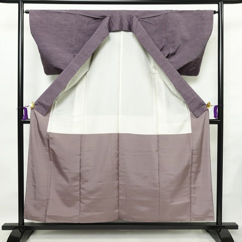 紬 正絹 無地 袷仕立て 身丈155.5cm 裄丈63.5cm リサイクル着物 一部しつけ糸付き 着物 紫・藤色_画像3