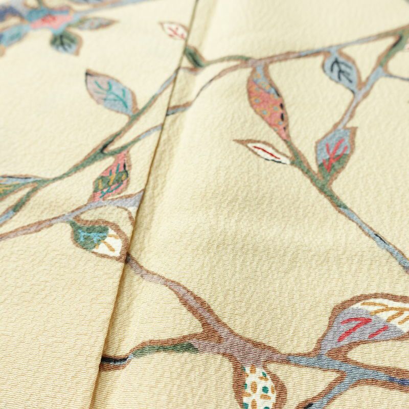 小紋 縮緬 総柄 正絹 木の葉・植物柄 袷仕立て 身丈157cm 裄丈65cm リサイクル着物 着物 ベージュ_画像8