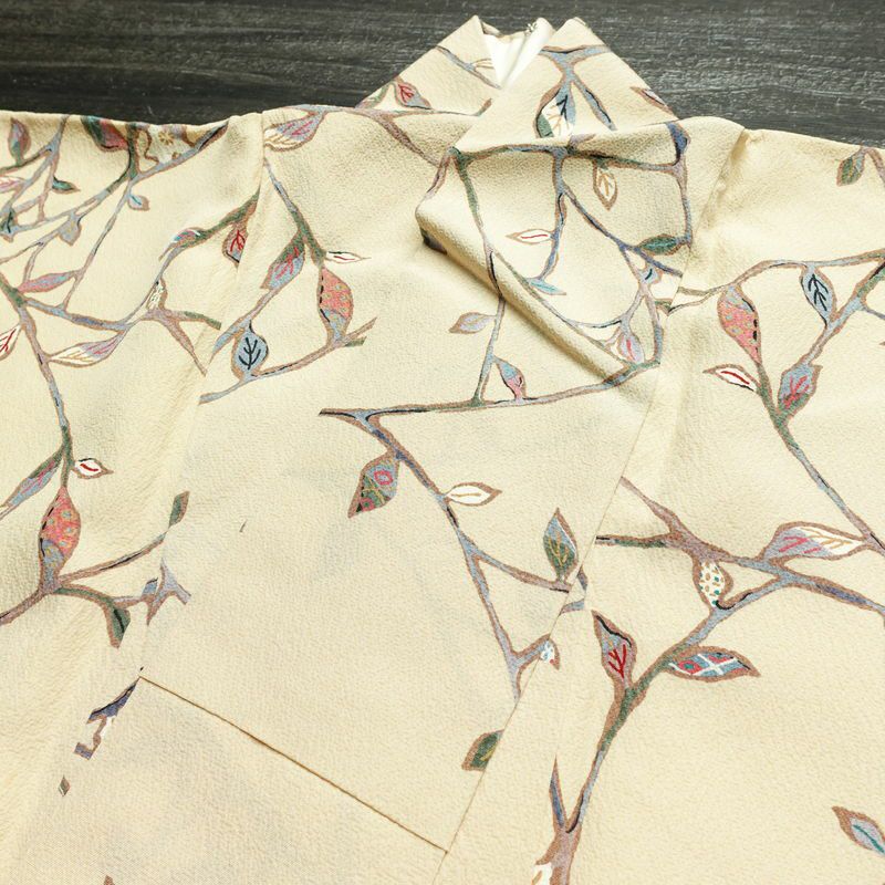 小紋 縮緬 総柄 正絹 木の葉・植物柄 袷仕立て 身丈157cm 裄丈65cm リサイクル着物 着物 ベージュ_画像16