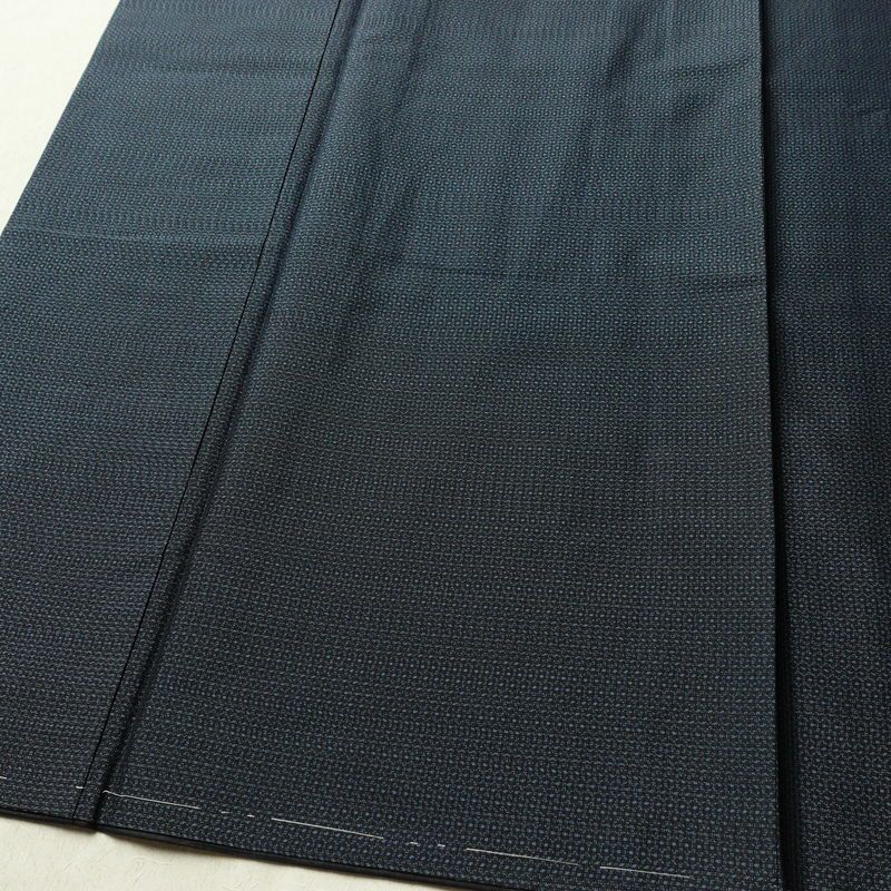 男性用 大島紬 着物 羽織 美品 しつけ糸付き アンサンブル 2点セット 正絹 亀甲柄 袷仕立て 身丈141cm 裄丈64.5cm リサイクル着物 着物 青・紺_画像5