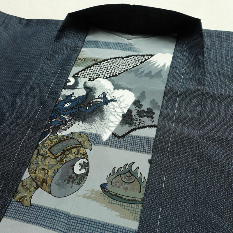 男性用 大島紬 着物 羽織 美品 しつけ糸付き アンサンブル 2点セット 正絹 亀甲柄 袷仕立て 身丈141cm 裄丈64.5cm リサイクル着物 着物 青・紺_画像18