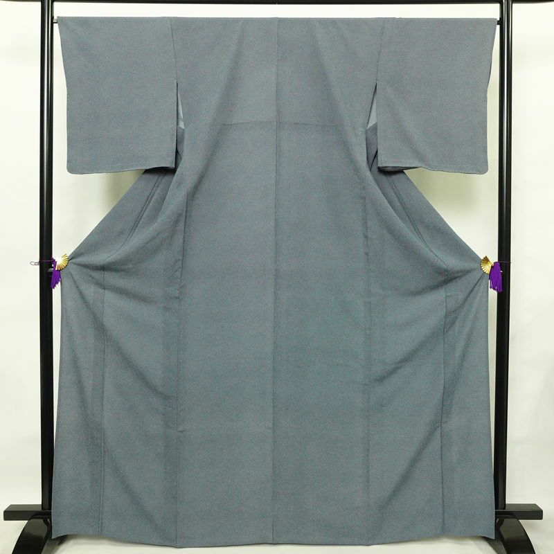 単衣 小紋 鮫小紋 良品 しつけ糸付き 縮緬 ポリエステル 単衣仕立て 身丈167cm 裄丈66.5cm リサイクル着物 着物 くすみブルー 青・紺_画像1
