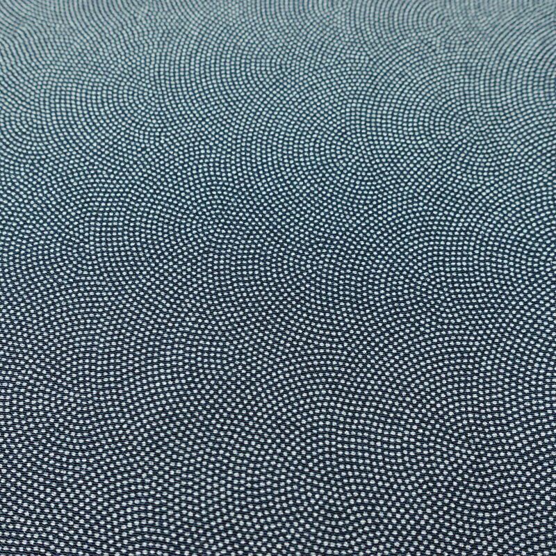 単衣 小紋 鮫小紋 良品 しつけ糸付き 縮緬 ポリエステル 単衣仕立て 身丈167cm 裄丈66.5cm リサイクル着物 着物 くすみブルー 青・紺_画像7