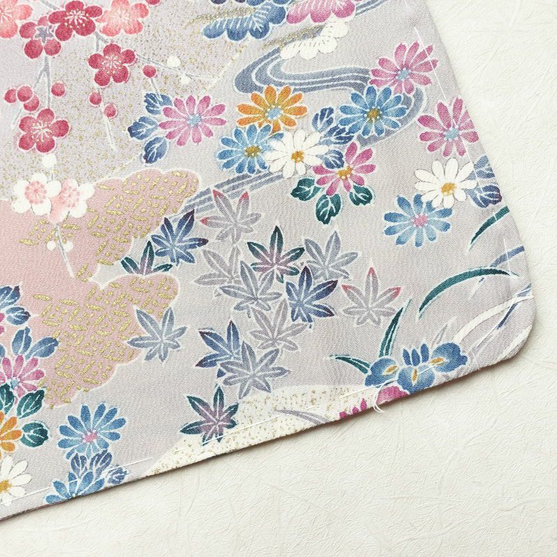 小紋 良品 しつけ糸付き 縮緬 正絹 花柄 袷仕立て 身丈162.5cm 裄丈66cm リサイクル着物 着物 金彩 多色使い_画像15