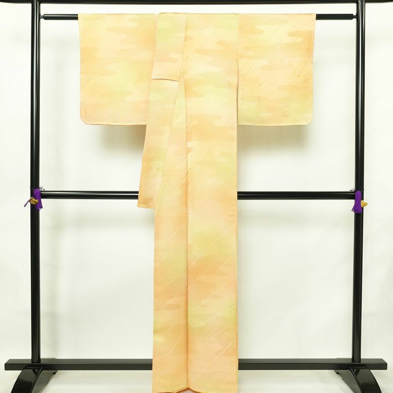 小紋 しつけ糸付き 正絹 古典柄 袷仕立て 身丈160.5cm 裄丈64cm リサイクル着物 着物 シンプル 橙_画像2