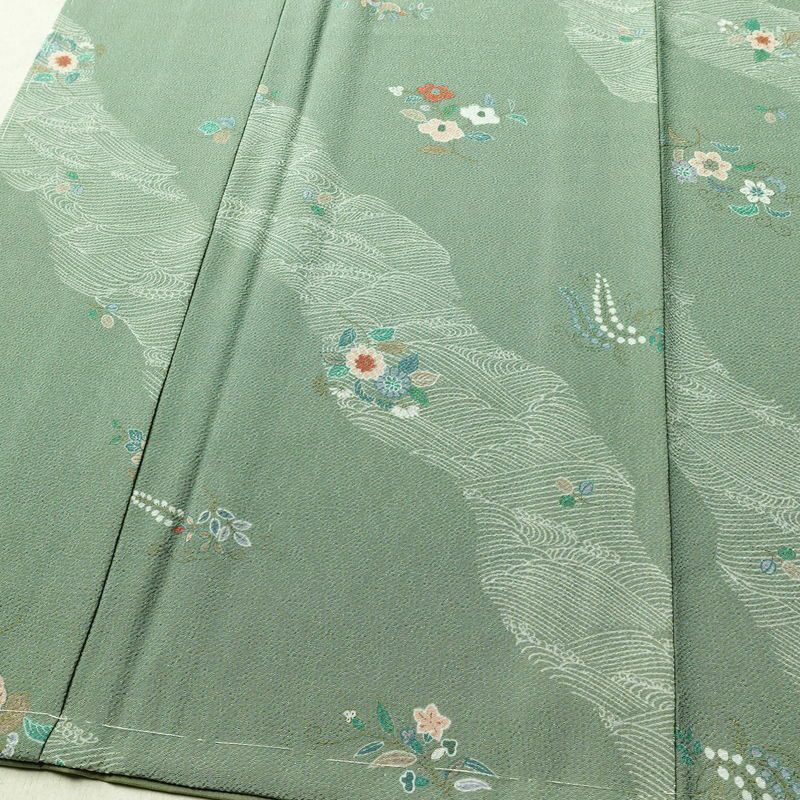 小紋 良品 しつけ糸付き 縮緬 正絹 花柄 袷仕立て 身丈157.5cm 裄丈66.5cm リサイクル着物 着物 金彩 緑・うぐいす色_画像4