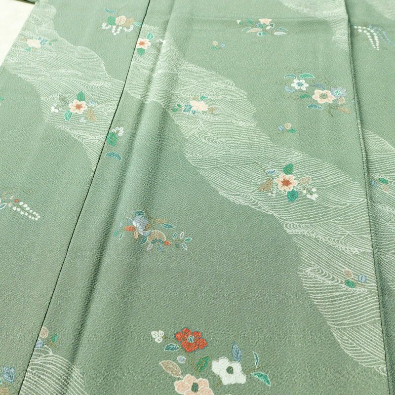 小紋 良品 しつけ糸付き 縮緬 正絹 花柄 袷仕立て 身丈157.5cm 裄丈66.5cm リサイクル着物 着物 金彩 緑・うぐいす色_画像5