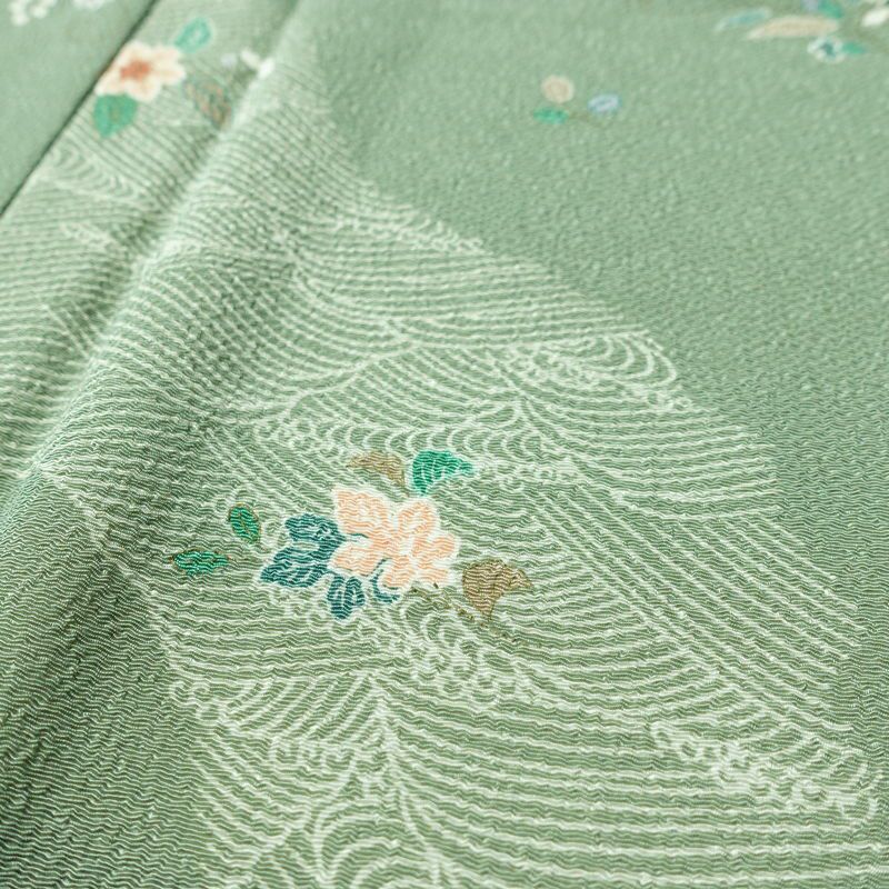 小紋 良品 しつけ糸付き 縮緬 正絹 花柄 袷仕立て 身丈157.5cm 裄丈66.5cm リサイクル着物 着物 金彩 緑・うぐいす色_画像7