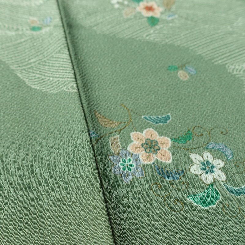 小紋 良品 しつけ糸付き 縮緬 正絹 花柄 袷仕立て 身丈157.5cm 裄丈66.5cm リサイクル着物 着物 金彩 緑・うぐいす色_画像11